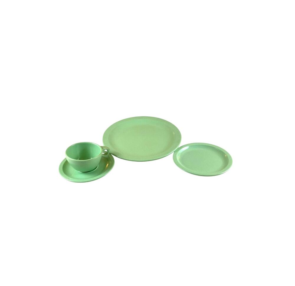 Mint Green Plasticware Set Dallas Ware 32 Pieces 8 Place Settings Vintage